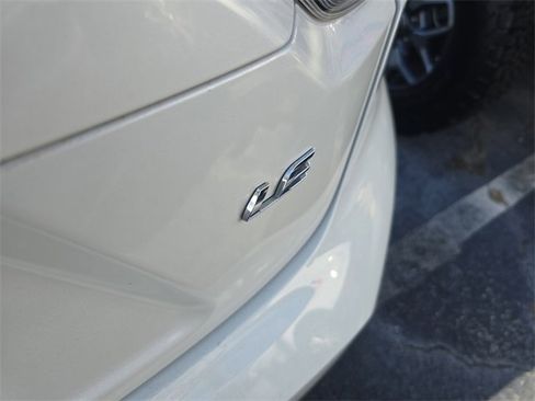 Used 2020 Toyota Corolla LE image 7