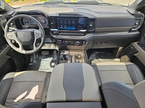 Used 2024 Chevrolet Silverado 1500 ZR2 AWD/4WD image 18