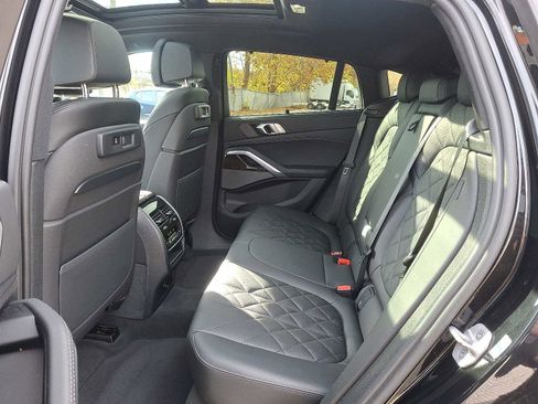 Used 2023 BMW X6 xDrive40i w/ Executive Package image 10