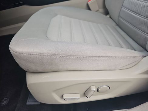 Used 2020 Ford Fusion SE FWD image 28