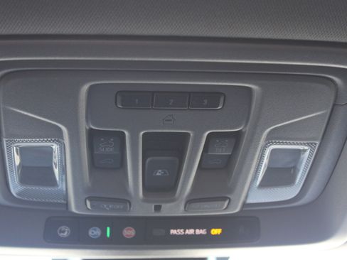 Used 2023 GMC Sierra 2500 Denali w/ Denali Black Diamond Edition image 35