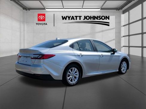 Certified 2025 Toyota Camry LE image 5