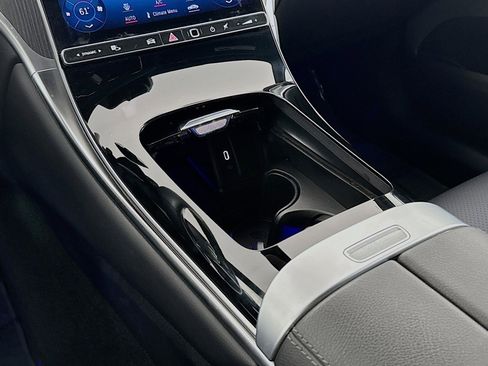 Certified 2024 Mercedes-Benz GLC 300 image 7