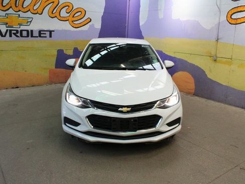 Used 2018 Chevrolet Cruze LT image 3