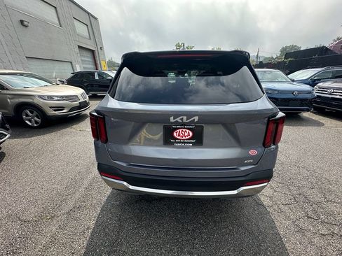 Used 2024 Kia Sorento S w/ Panoramic Sunroof Package AWD/4WD image 7
