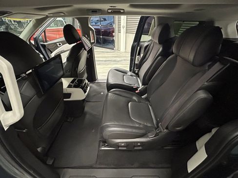 Used 2022 Kia Carnival SX Prestige image 46