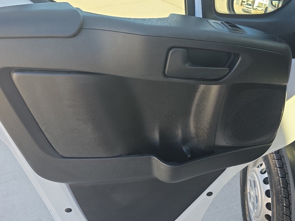 Used 2025 RAM ProMaster 1500 w/ Storage Group FWD image 14
