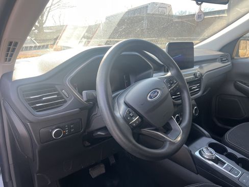 Used 2025 Ford Escape Active image 11