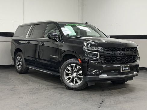 Used 2023 Chevrolet Suburban LS image 2