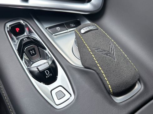 Used 2021 Chevrolet Corvette Stingray Premium Cpe w/ Z51 Performance Package RWD image 22