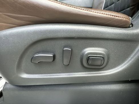 Used 2017 Nissan Titan Platinum Reserve image 20