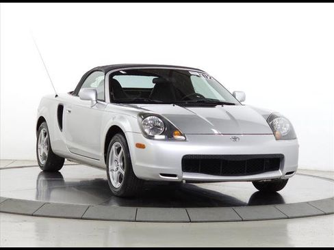 Used 2002 Toyota MR2 image 9