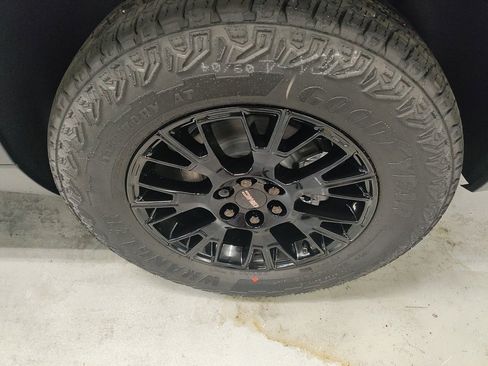 New 2026 GMC Acadia AT4 w/ Luxury Package image 21