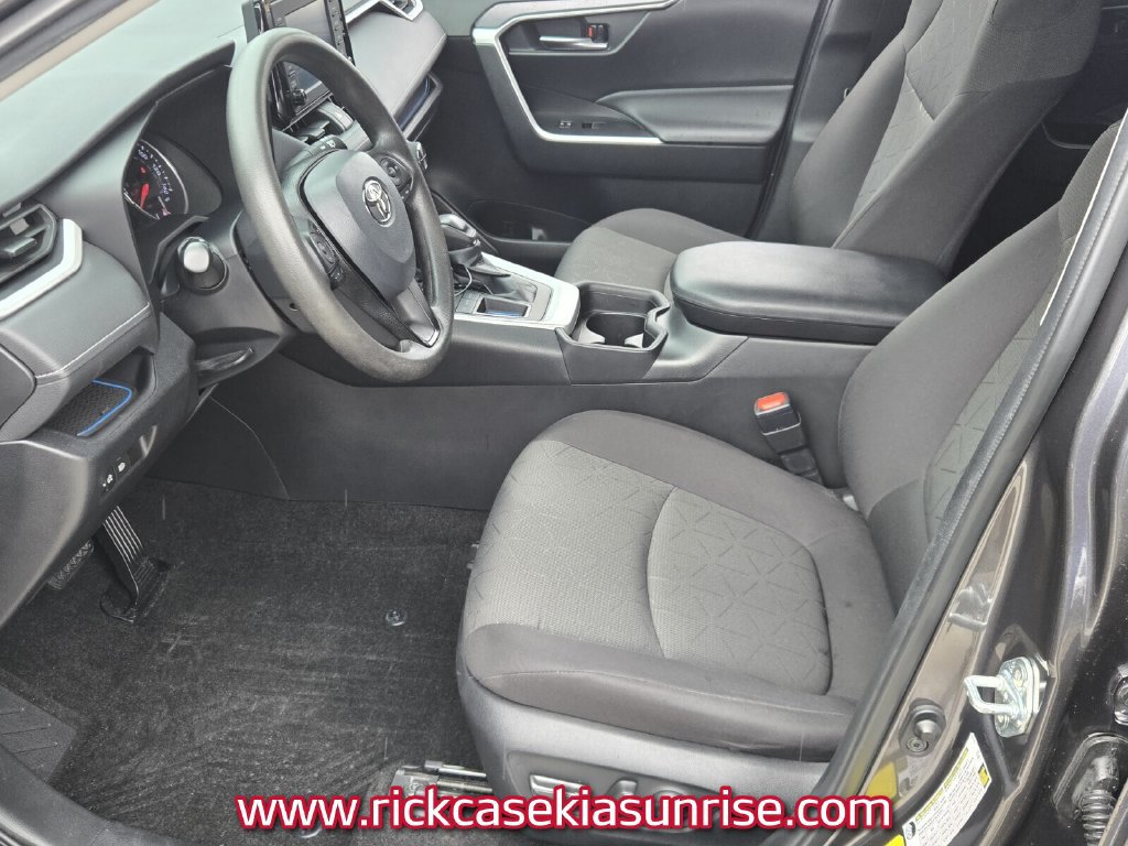 Used 2021 Toyota RAV4 XLE FWD image 10