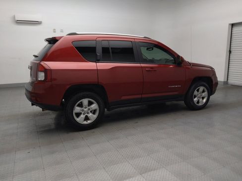 Used 2017 Jeep Compass Latitude image 10