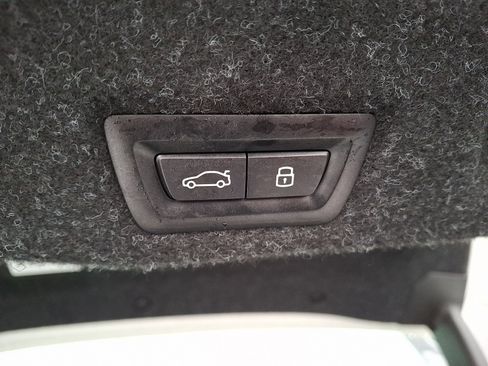 Used 2025 BMW i5 xDrive40 w/ Premium Package image 26