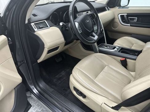 Used 2017 Land Rover Discovery Sport HSE image 11