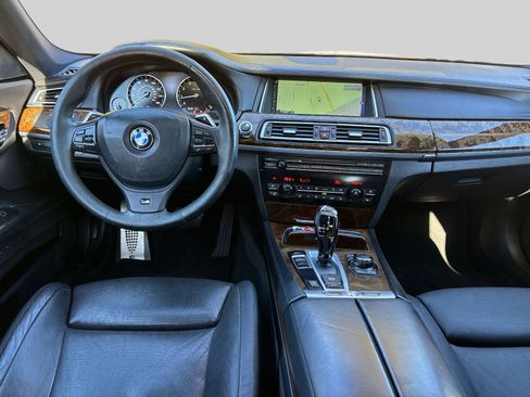Used 2013 BMW 750i RWD image 10