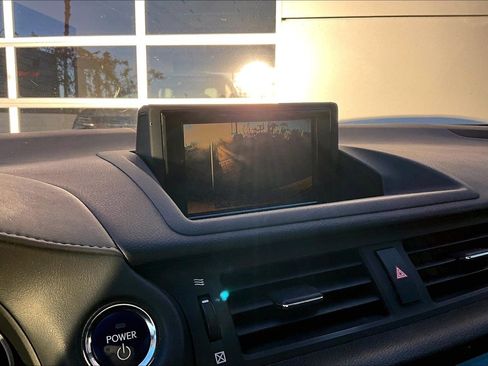 Used 2012 Lexus CT 200h image 21