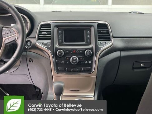 Used 2016 Jeep Grand Cherokee Laredo w/ Quick Order Package 23E image 28