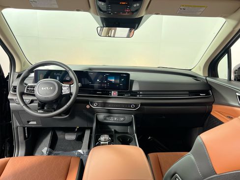 Certified 2026 Kia Carnival EX FWD image 31