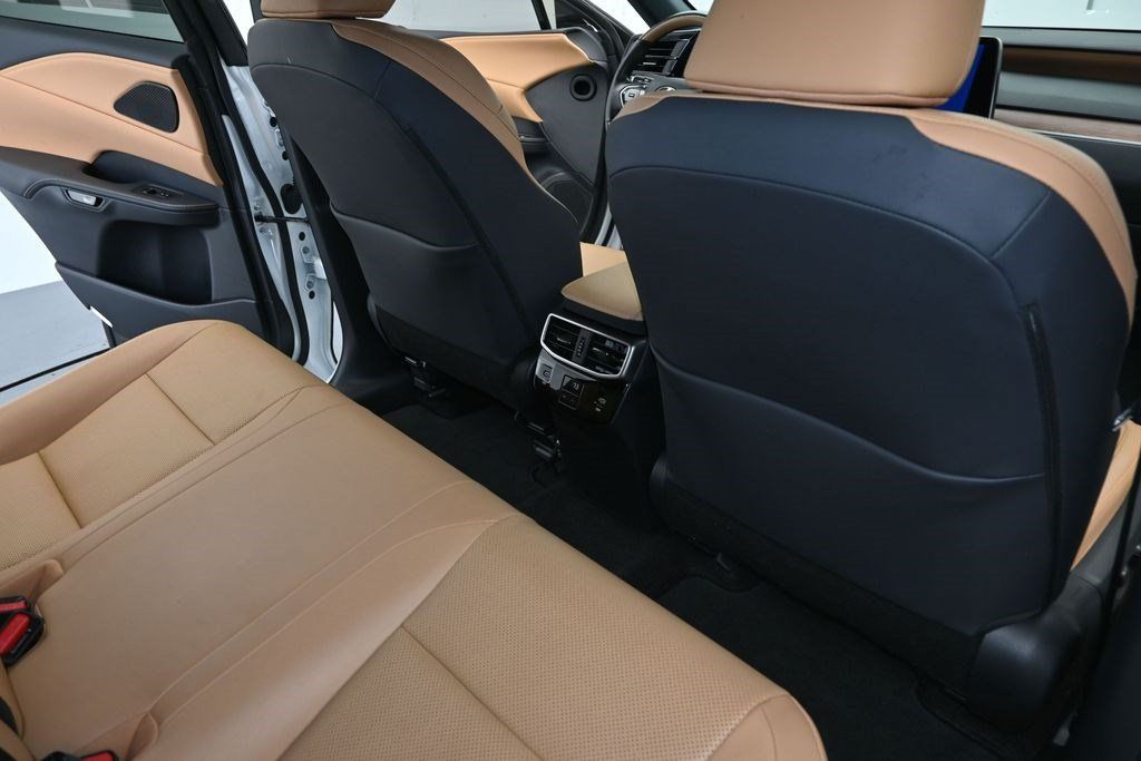 Used 2024 Lexus RX 350 Premium w/ Accessory Package (Z1) FWD image 10