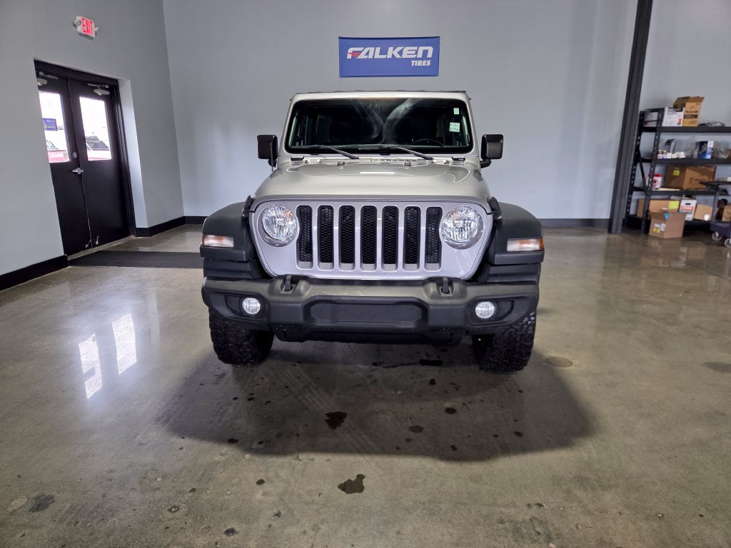 Used 2018 Jeep Wrangler Unlimited Sport AWD/4WD image 2