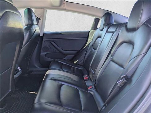 Used 2021 Tesla Model 3 Performance image 19