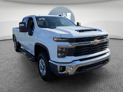 Used 2025 Chevrolet Silverado 2500 LT w/ Convenience Package image 1