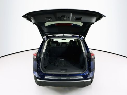 Used 2025 Nissan Rogue SL FWD image 28