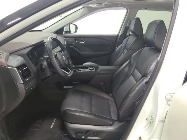 Used 2021 Nissan Rogue SV w/ Premium Package AWD/4WD image 17