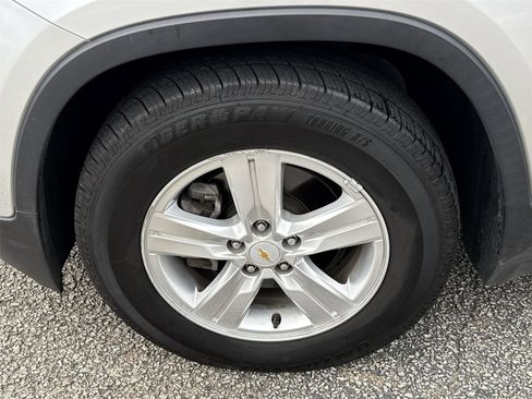 Used 2020 Chevrolet Trax LT w/ LT Convenience Package FWD image 10