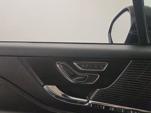 Used 2022 Lincoln Corsair AWD w/ Equipment Group 101A image 14