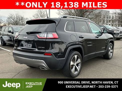 Used 2021 Jeep Cherokee Limited image 2