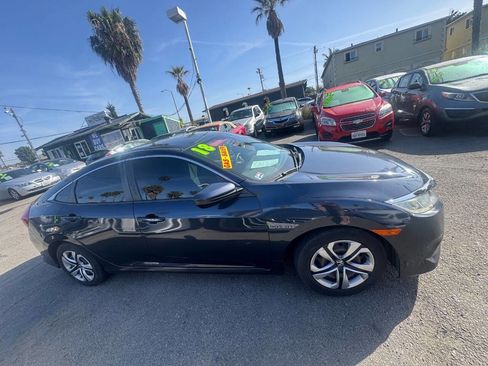 Used 2008 Chrysler Sebring Touring w/ Special Touring Group image 4