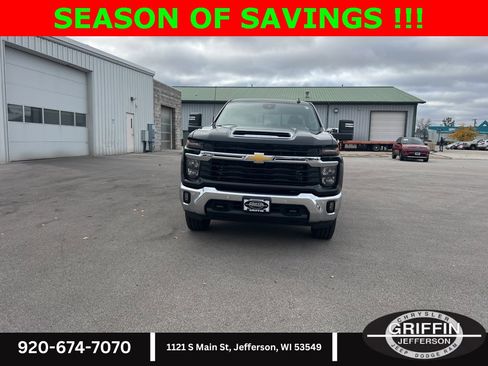 Used 2025 Chevrolet Silverado 2500 LT w/ Safety Package image 4