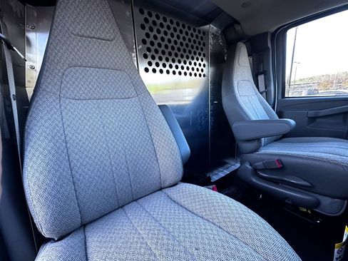 Used 2025 Chevrolet Express 2500 Extended w/ Communications Package image 26