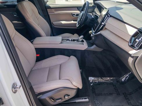 Used 2026 Volvo XC90 B6 Ultra w/ Protection Package AWD/4WD image 18