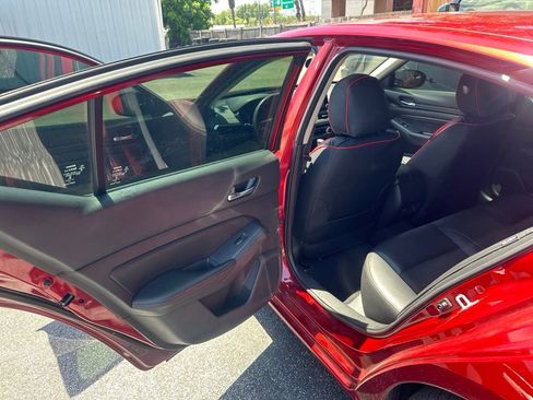 Used 2020 Nissan Altima 2.5 SR FWD image 14