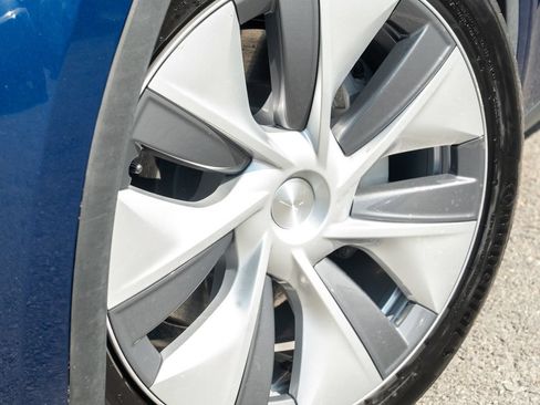 Used 2023 Tesla Model Y Long Range AWD/4WD image 9