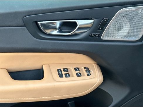 Used 2022 Volvo XC60 B6 Inscription w/ Advanced Package image 19