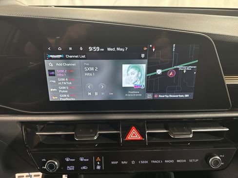 Certified 2025 Kia Niro EX Touring image 21