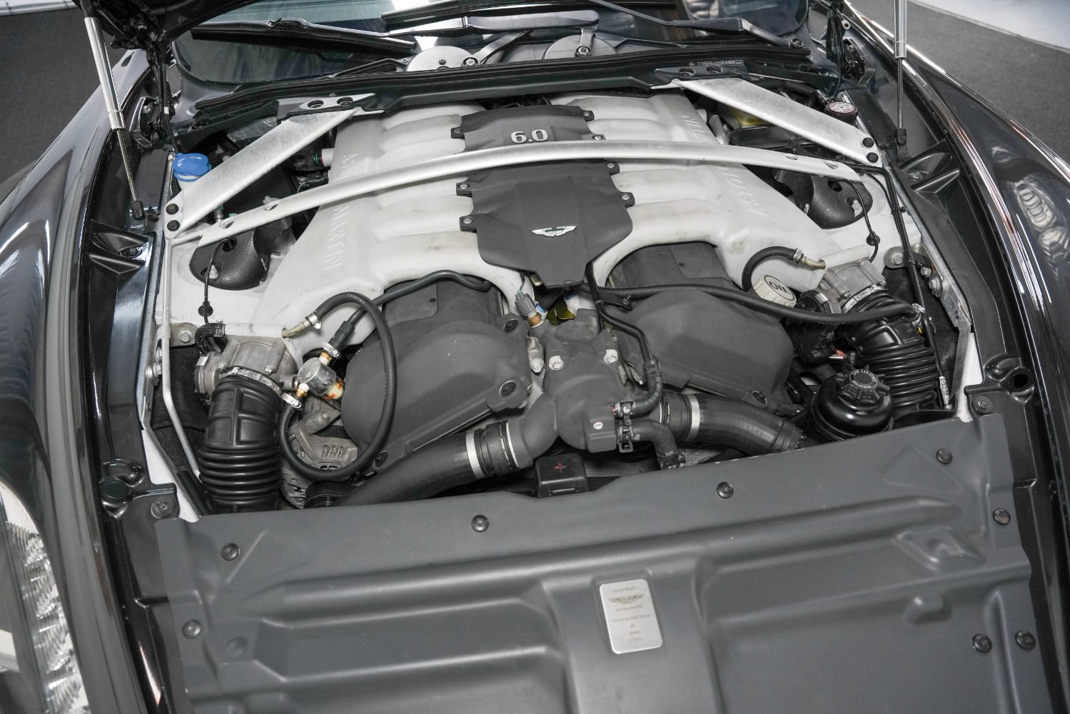 Used 2011 Aston Martin Rapide Luxe RWD image 51