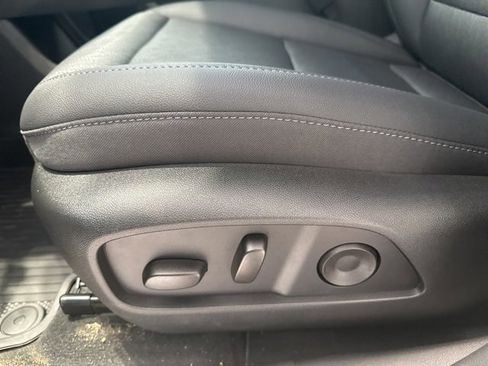 New 2026 Chevrolet Equinox LT w/ Convenience Package II image 11