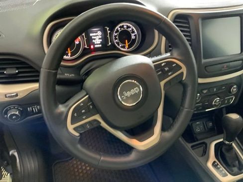 Used 2016 Jeep Cherokee 75th Anniversary FWD image 14