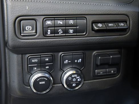 Used 2023 GMC Yukon XL Denali w/ Max Trailering Package AWD/4WD image 19