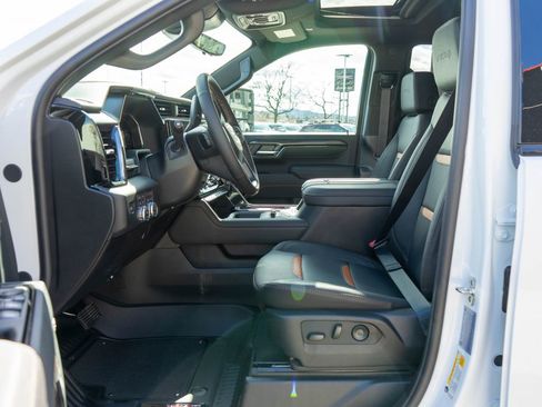 New 2026 GMC Sierra 2500 AT4 w/ AT4 Premium Plus Package AWD/4WD image 11