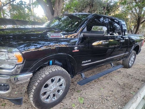 Used 2022 RAM 2500 Limited w/ Safety Group image 3