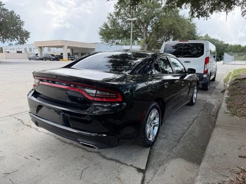 Used 2020 Dodge Charger SXT RWD image 3