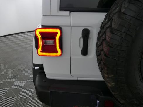 Used 2021 Jeep Wrangler Unlimited Rubicon AWD/4WD image 30